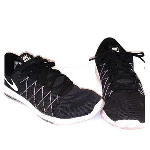 Women’s Nike Fury2 sneakers